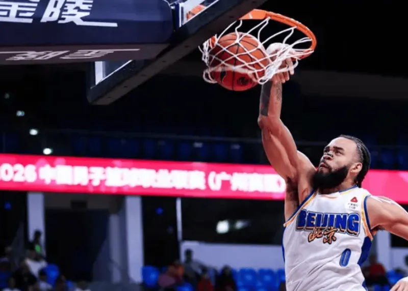 必发APP-麦基出战12分钟，投篮9中4得到8分9篮板1助攻2盖帽